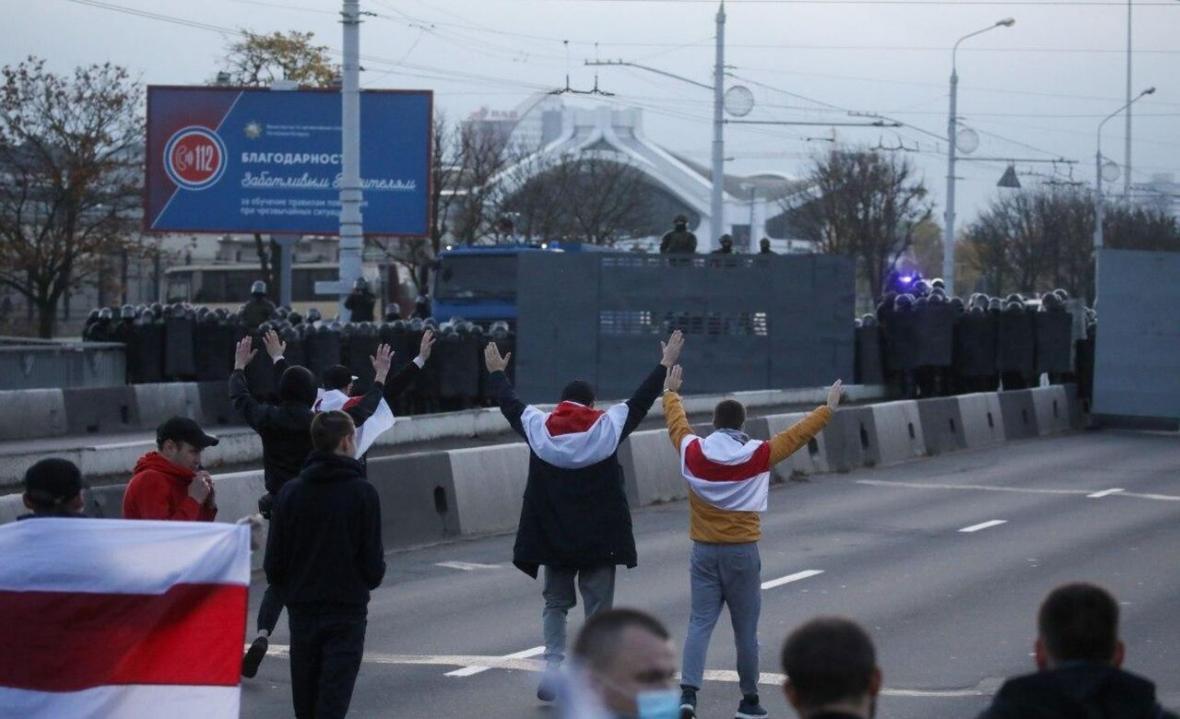 خبرنگاران ادامه اعتراضات در بلاروس و دستگیری 113 معترض