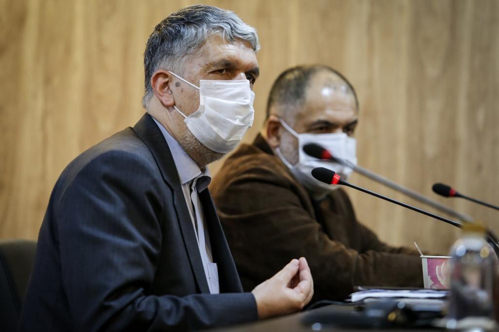 خبرنگاران وزیر فرهنگ: قانع کردن افکار عمومی، مهمترین راه غلبه بر کرونا است