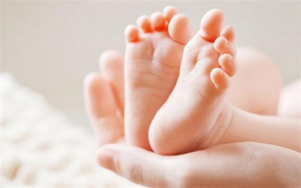 نوزادان هم باید واکسن کرونا بزنند؟ نوزادان هم باید واکسن کرونا بزنند؟