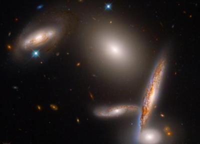 تلسکوپ هابل 32 سالگی خود را با تصویری خیره کننده از کهکشان ها جشن گرفت