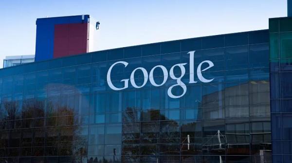 نوبت به گوگل رسید که وارد رقابت تلفن های همراه تاشو گردد!، عکس